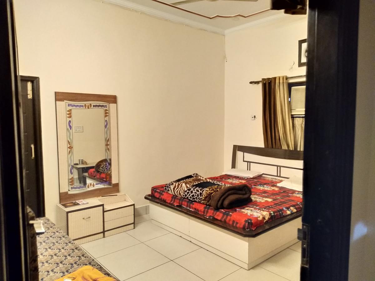 Jhilmil Dhaba Hotell Sonipat Exteriör bild
