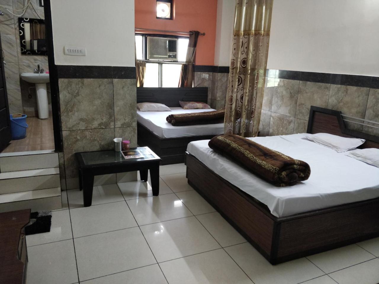 Jhilmil Dhaba Hotell Sonipat Exteriör bild