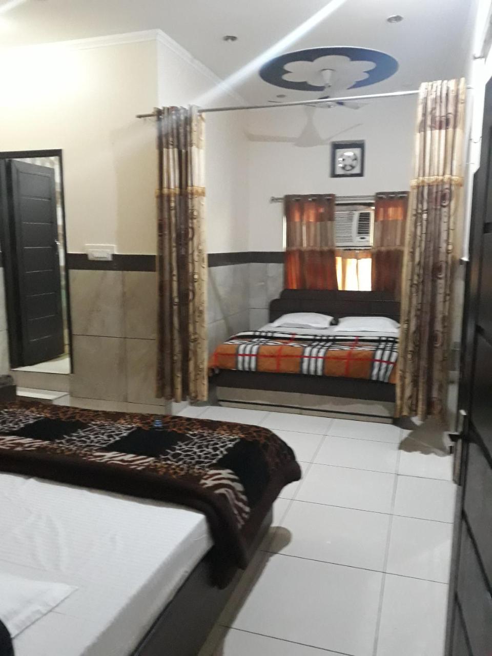 Jhilmil Dhaba Hotell Sonipat Exteriör bild